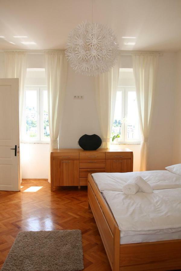 Central House Nona Crikvenica Exterior photo